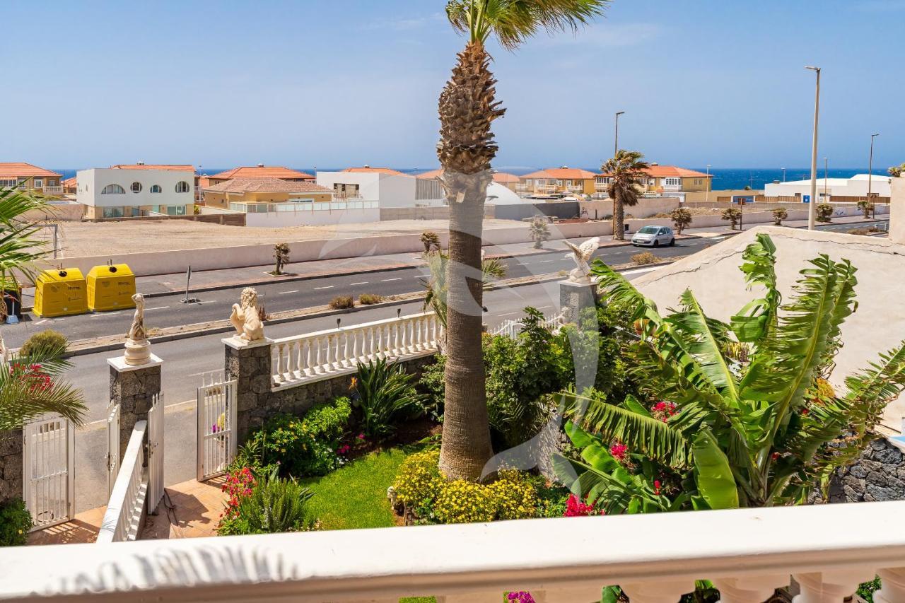 Apartamentos Los Delfines El Medano  Exterior photo